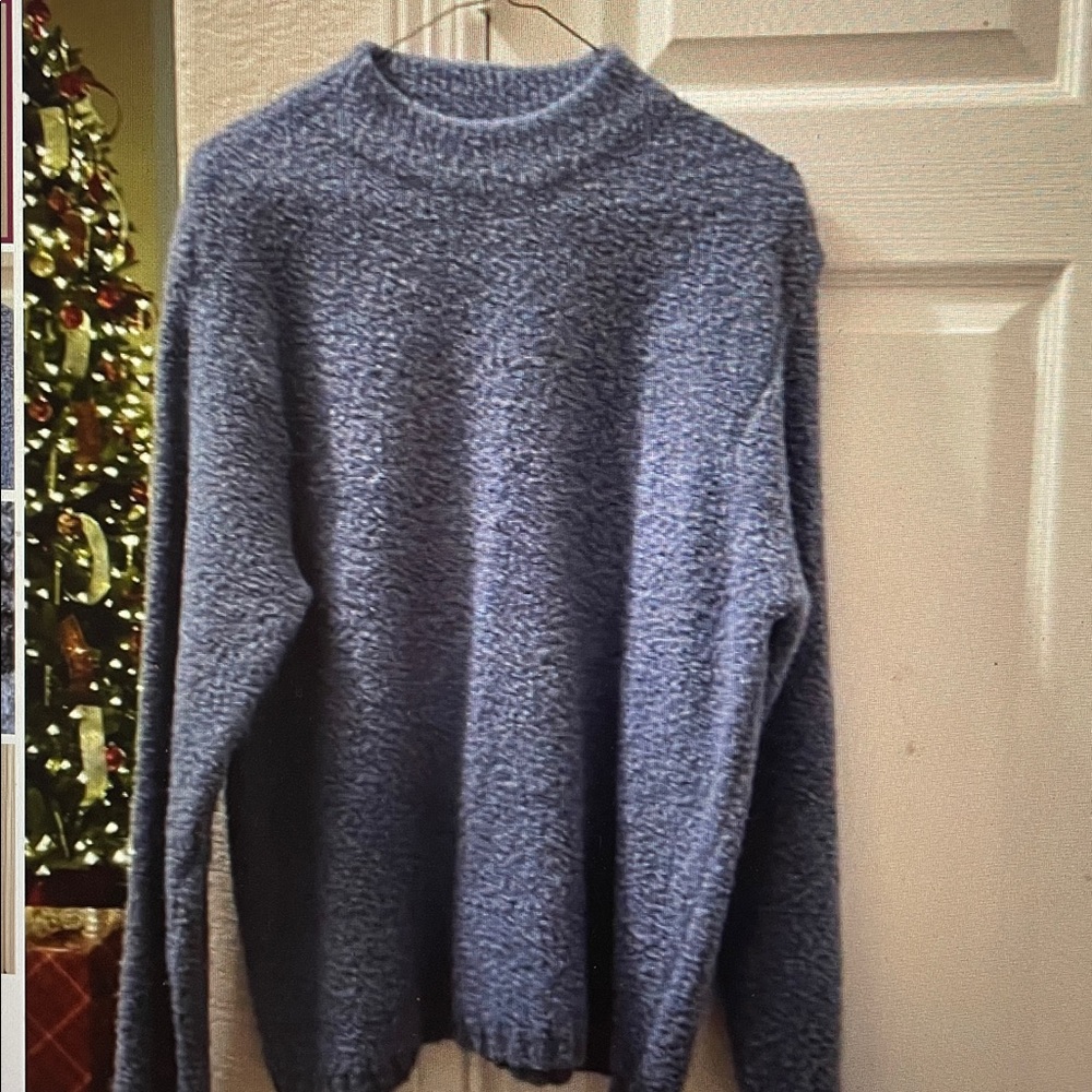 Passports Pullover Fuzzy Sweater Long sleeve 1X